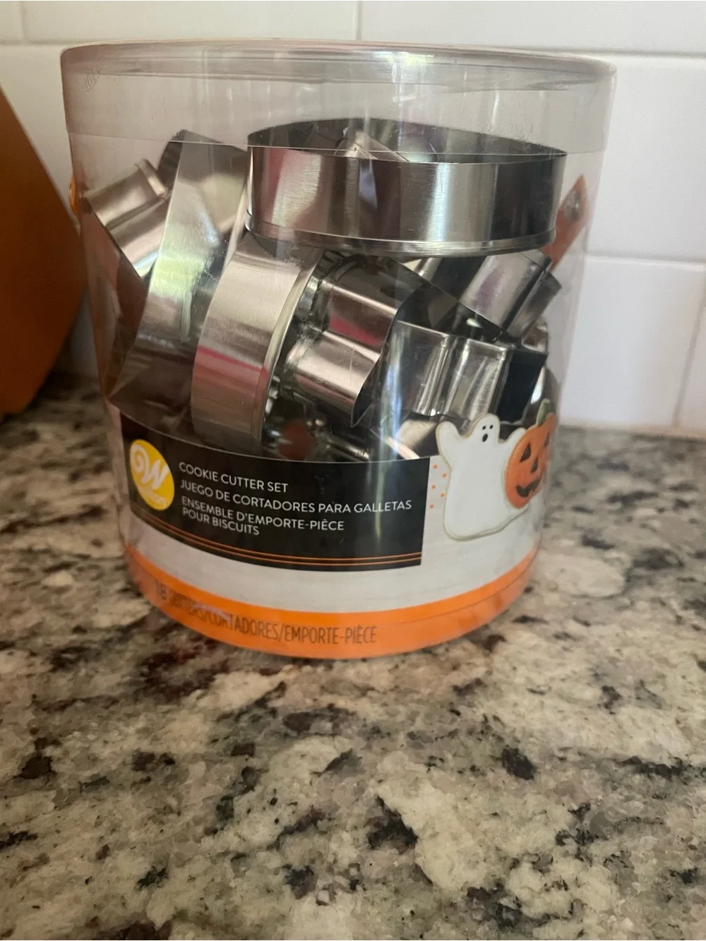 Wilton 18 piece